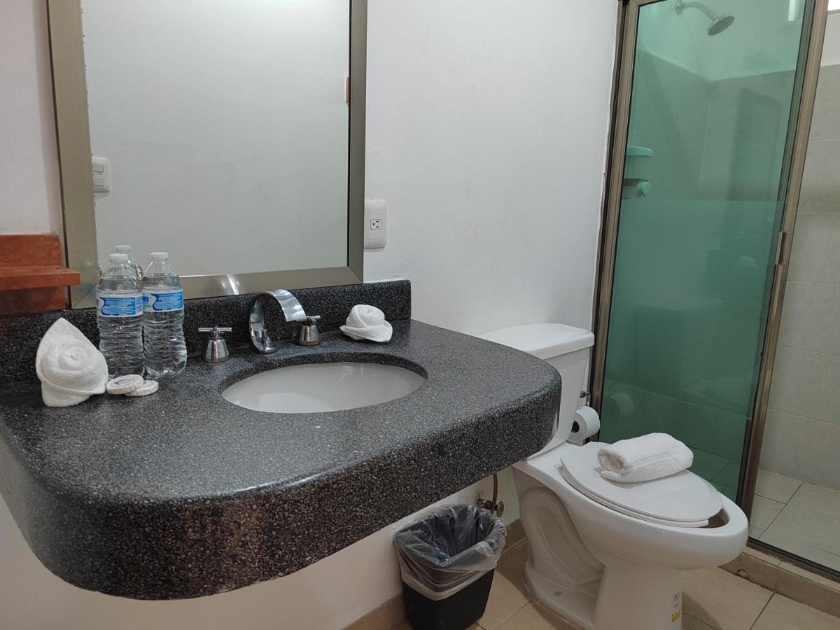 Hotel Puerto Campeche Room photo
